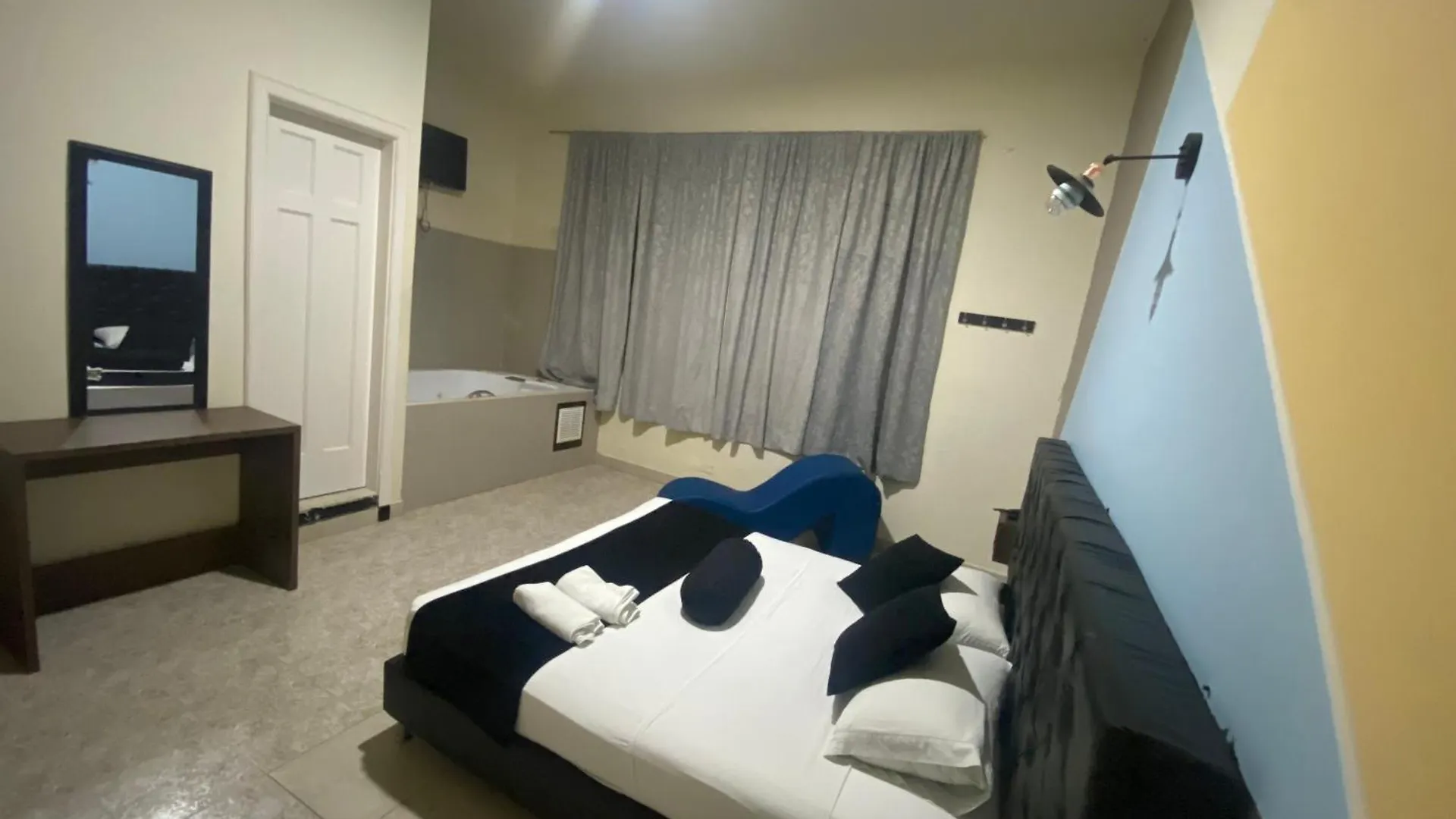 Hotel Calle Real Suite 메딜린